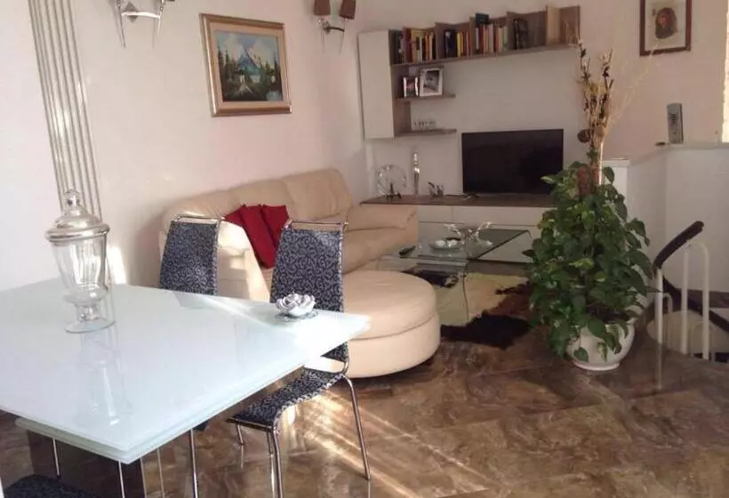 Aamiaismajoitus (B&B) Tonini House
