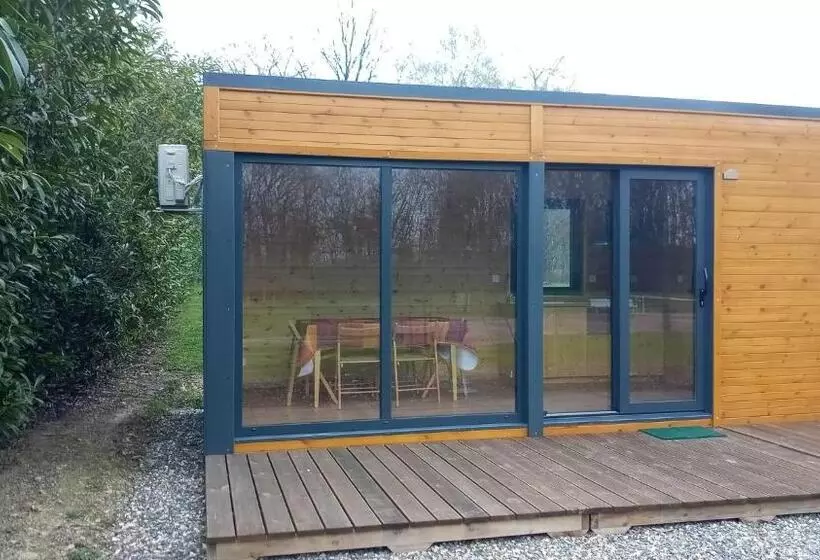 Aamiaismajoitus (B&B) Villa Dikaria