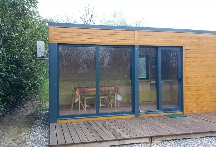 Aamiaismajoitus (B&B) Villa Dikaria