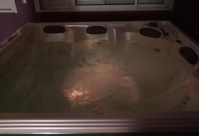 Aamiaismajoitus (B&B) Villa Dikaria