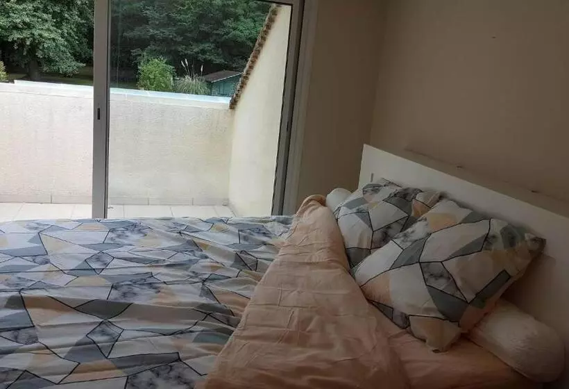 Aamiaismajoitus (B&B) Villa Dikaria