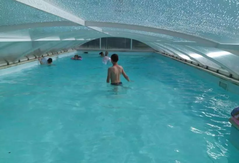 Aamiaismajoitus (B&B) Villa Dikaria