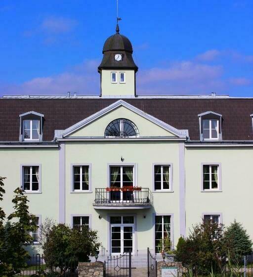 فندق Kaštieľ Agatka