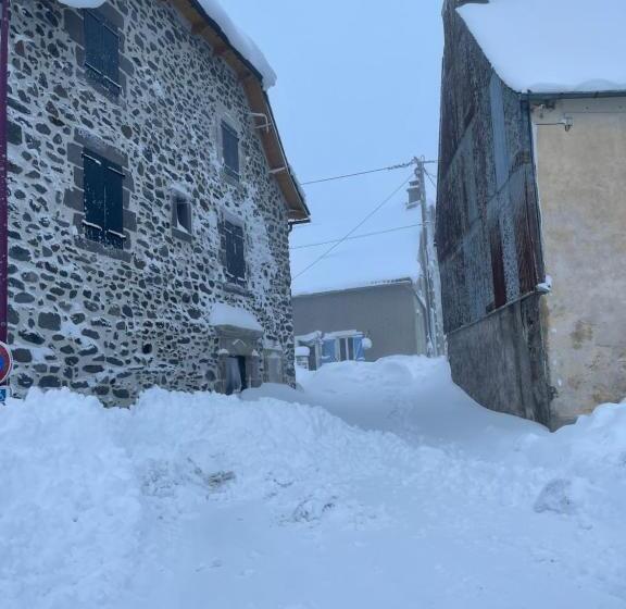فندق Auberge Du Cezallier