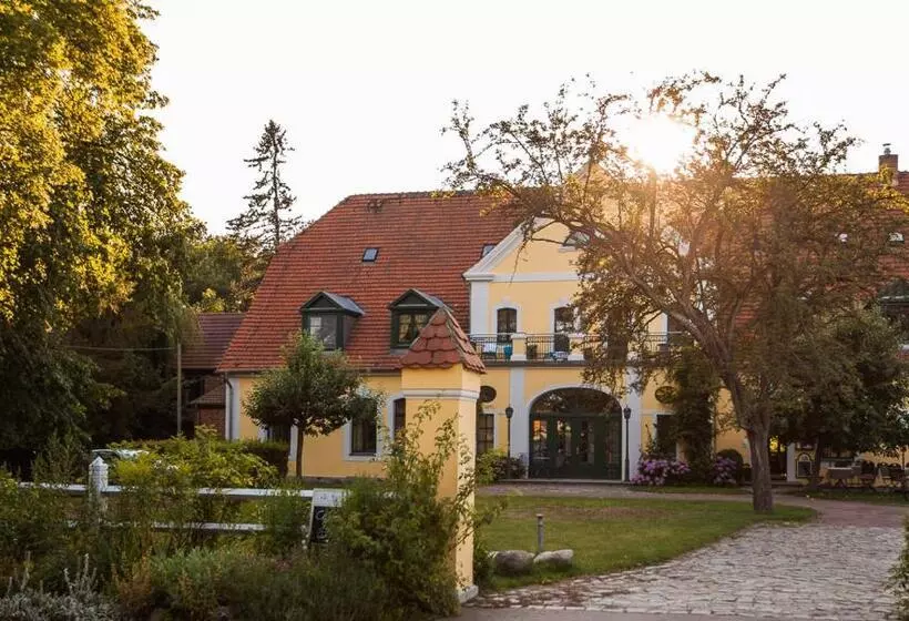 Hotelli Das Gutshaus Solzow Mecklenburgische Seenplatte Müritz