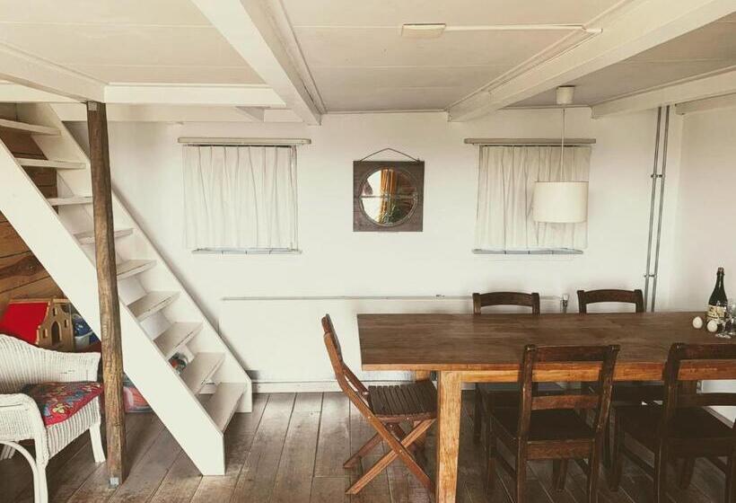 ホテル Farmhouse Near Beach