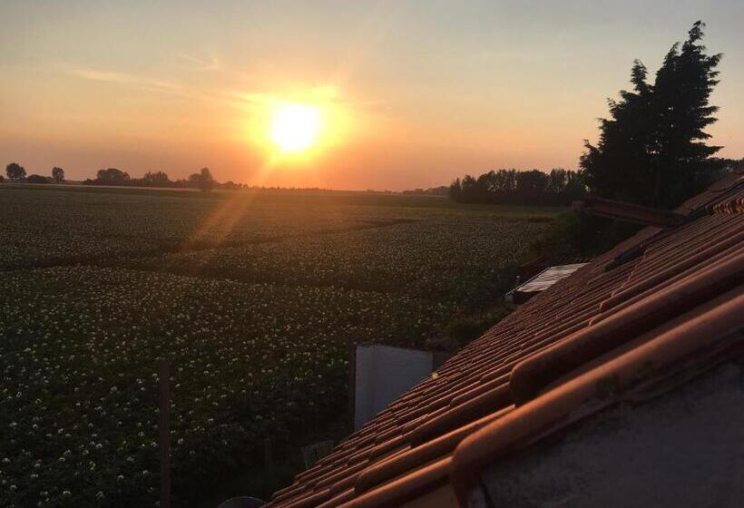 ホテル Farmhouse Near Beach