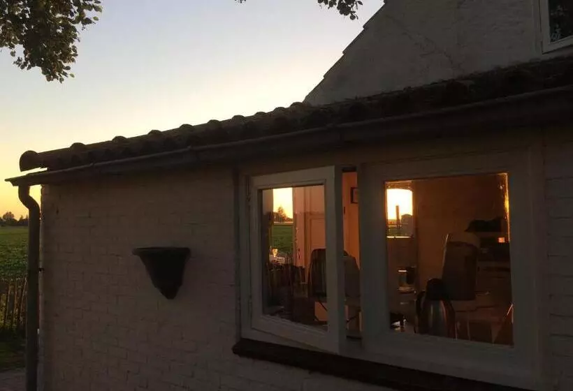 Hotelli Farmhouse Near Beach