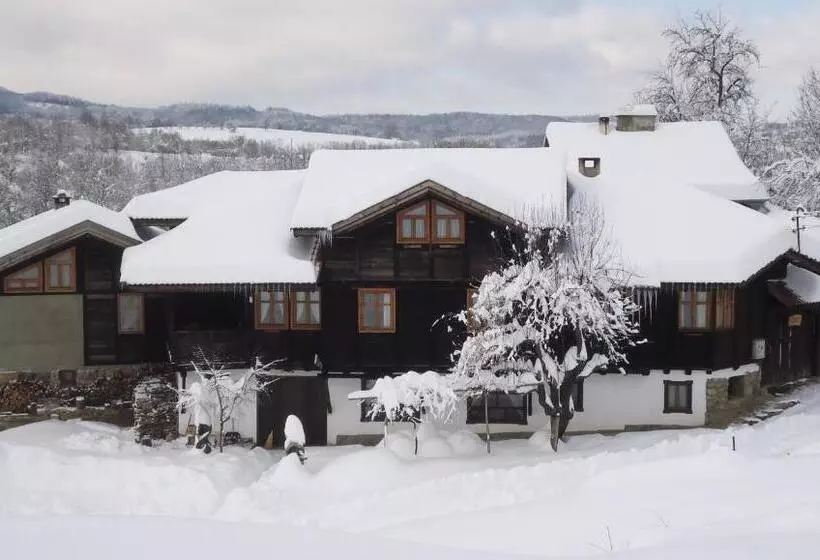 ペンション Kandaphery Guest Houses