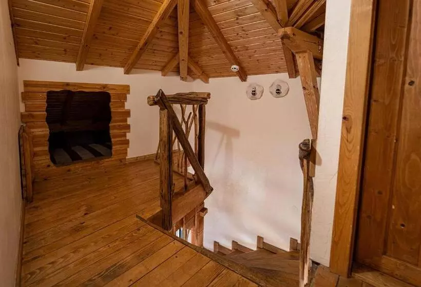 ペンション Kandaphery Guest Houses