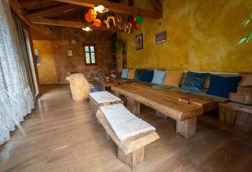 ペンション Kandaphery Guest Houses