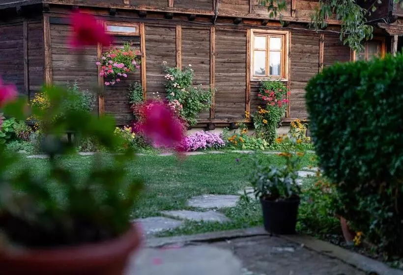 ペンション Kandaphery Guest Houses