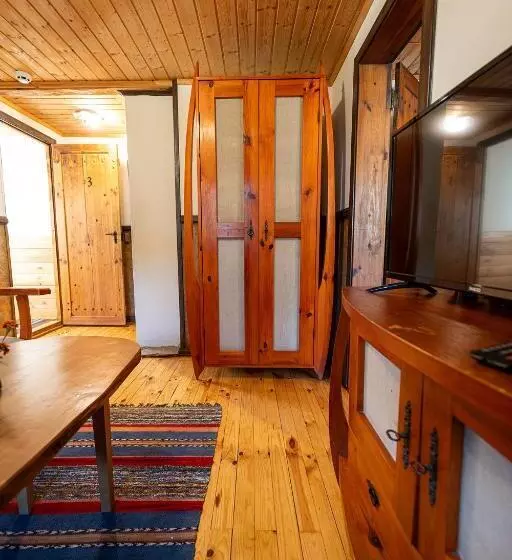 ペンション Kandaphery Guest Houses