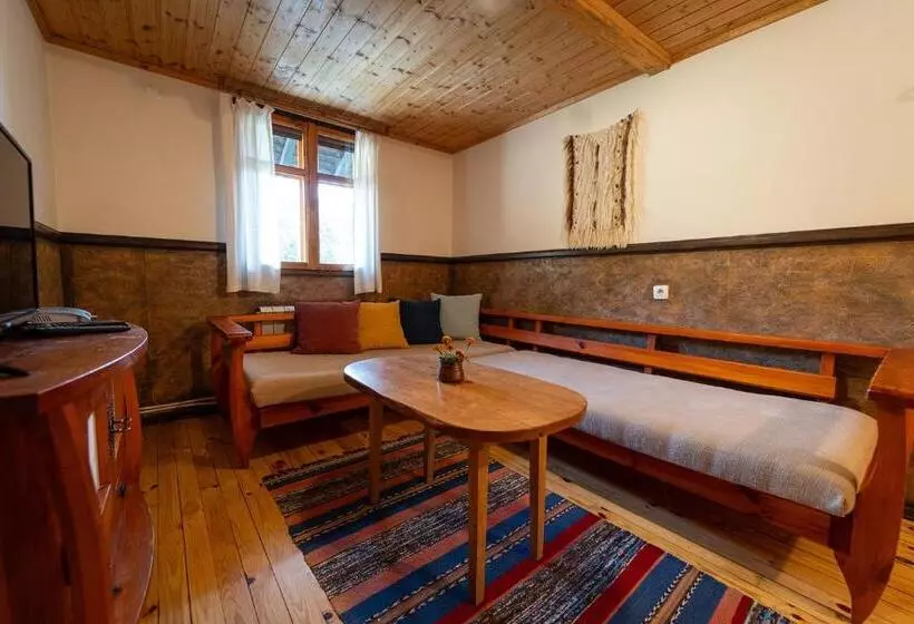 ペンション Kandaphery Guest Houses