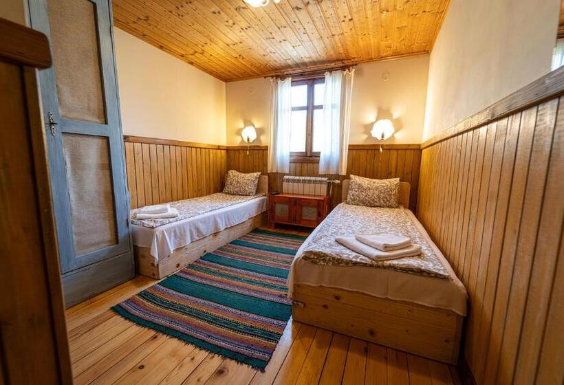 بنسيون Kandaphery Guest Houses