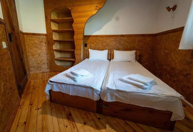 ペンション Kandaphery Guest Houses