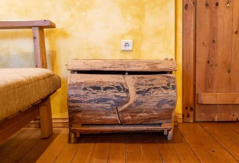 ペンション Kandaphery Guest Houses