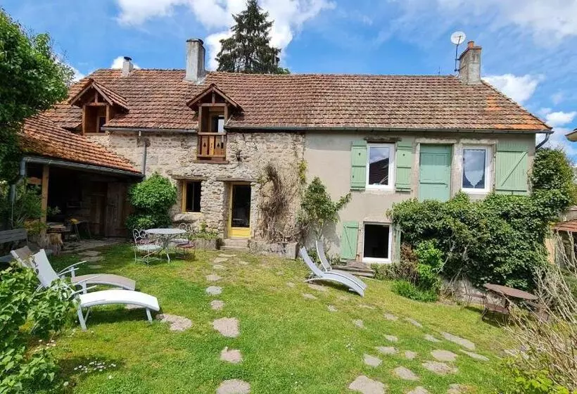 Aamiaismajoitus (B&B) Chambres D`hôtes Le Plessis à Broye