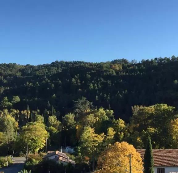 Aamiaismajoitus (B&B) Chez Montiz