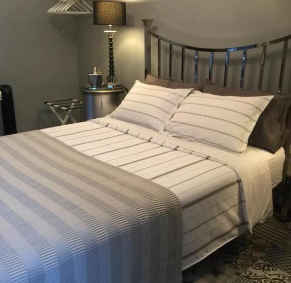 ベッドアンドブレックファースト Chez Montiz