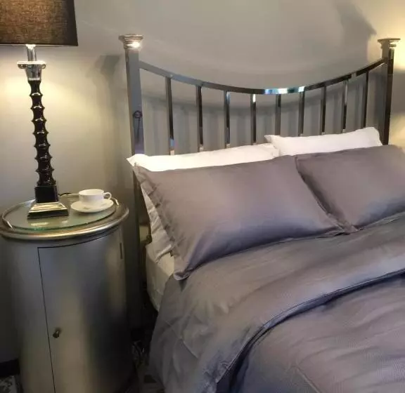 Aamiaismajoitus (B&B) Chez Montiz