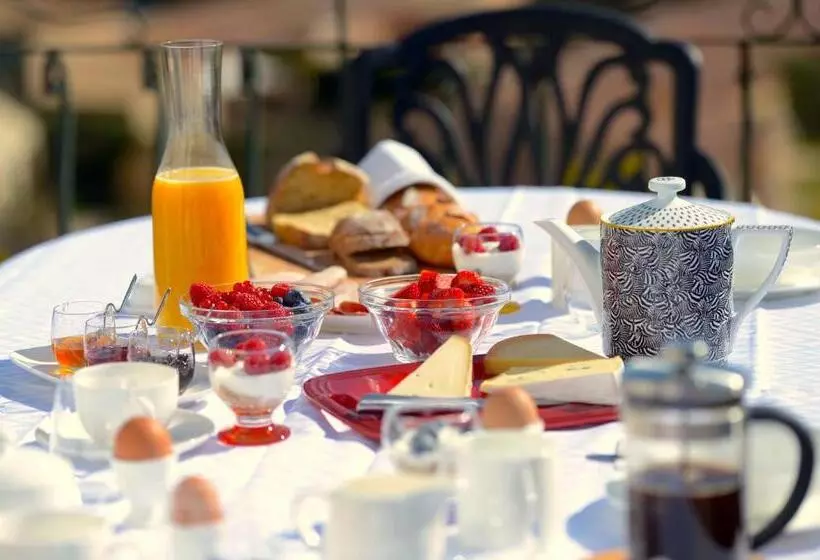 Aamiaismajoitus (B&B) Chez Montiz