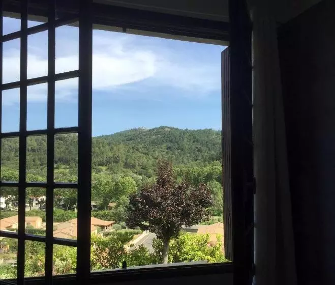 Aamiaismajoitus (B&B) Chez Montiz