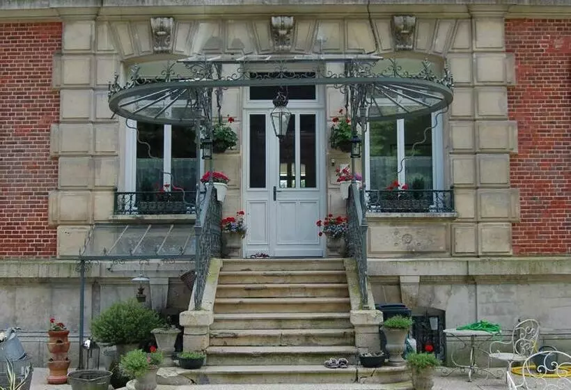 ベッドアンドブレックファースト Château De Broyes