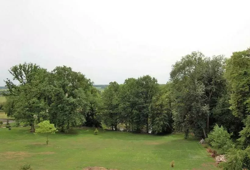 ベッドアンドブレックファースト Château De Broyes