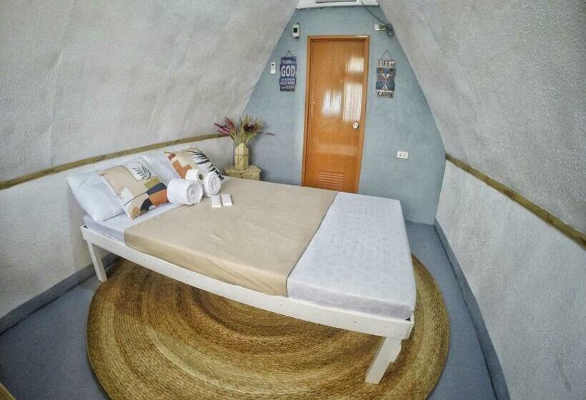 Bed and Breakfast Beach Front Hut   Faith Bay Huts 1