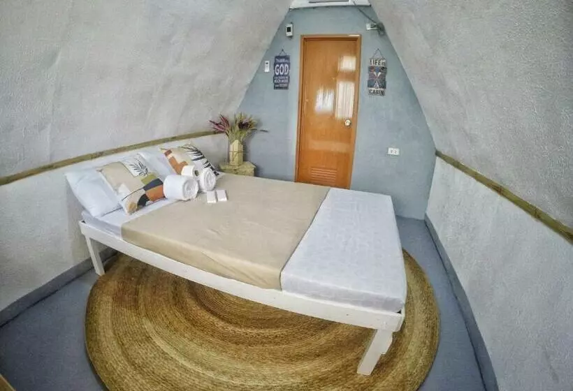 Aamiaismajoitus (B&B) Beach Front Hut   Faith Bay Huts 1