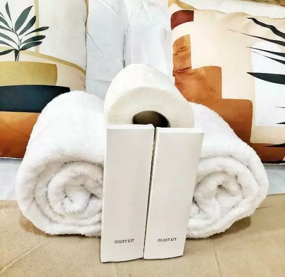 Aamiaismajoitus (B&B) Beach Front Hut   Faith Bay Huts 1