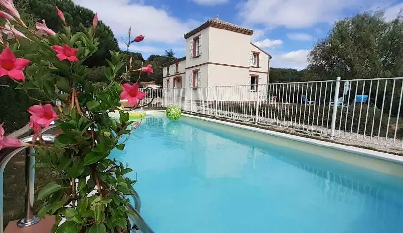 Aamiaismajoitus (B&B) La Cascadeta