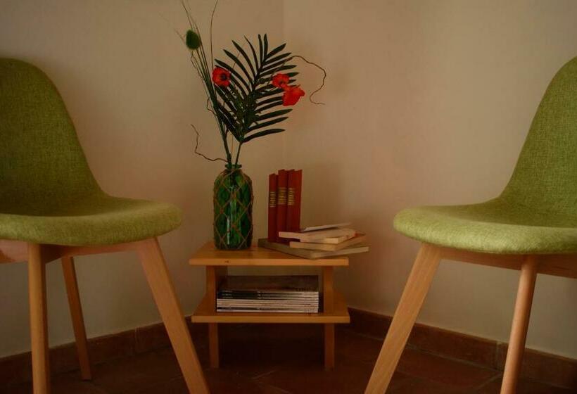 مبيت وإفطار La Cascadeta