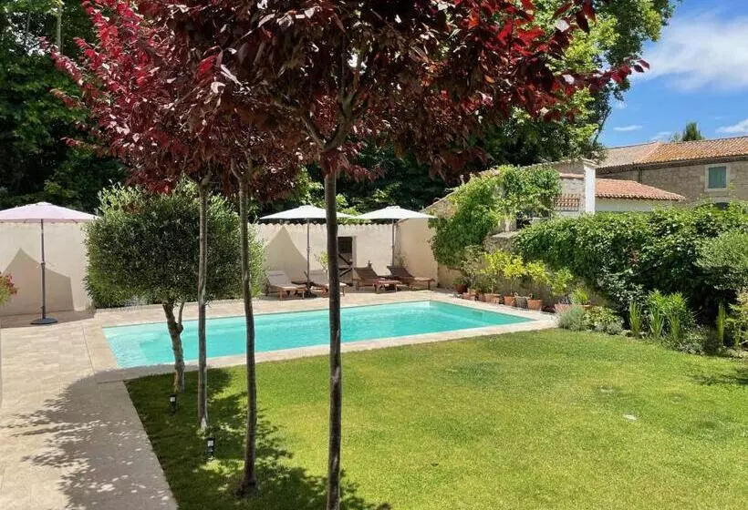 Aamiaismajoitus (B&B) Maison La Vie Est Belle