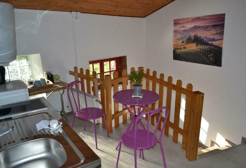 مبيت وإفطار Studio Indépendant Dans Maison à La Campagne