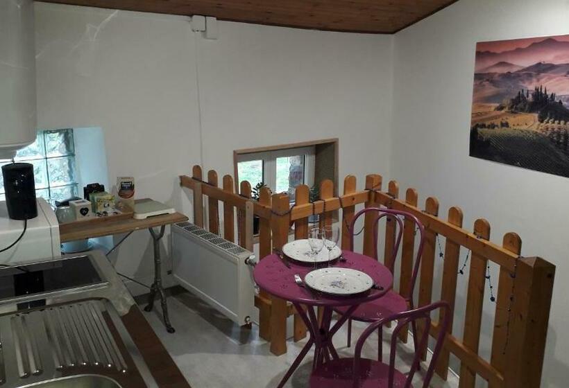 مبيت وإفطار Studio Indépendant Dans Maison à La Campagne