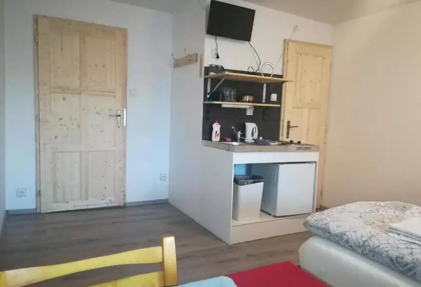 Aamiaismajoitus (B&B) U Dragouna