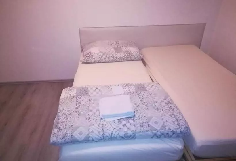 Aamiaismajoitus (B&B) U Dragouna