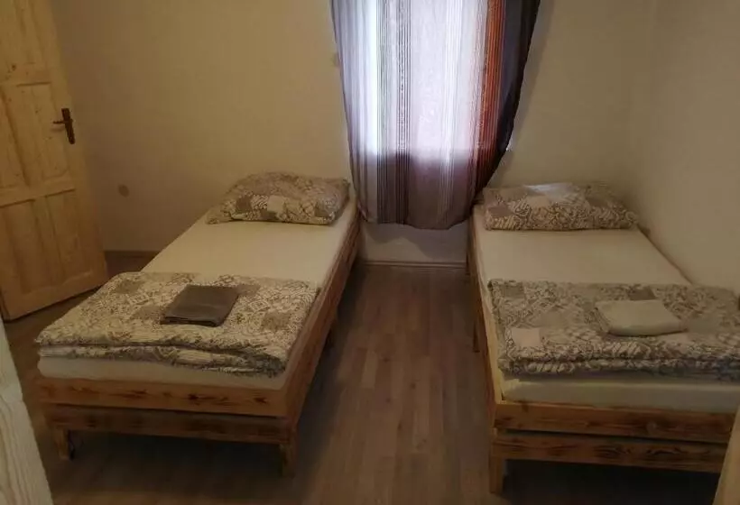 Aamiaismajoitus (B&B) U Dragouna