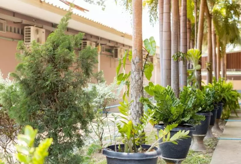 Hotelli โรงแรมมณีสังขะ