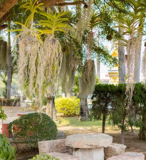 Отель โรงแรมมณีสังขะ