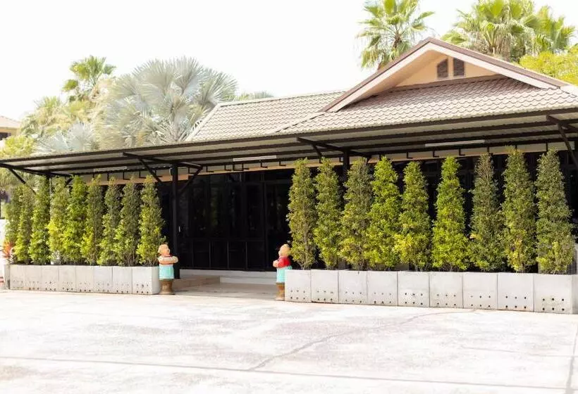 Hotelli โรงแรมมณีสังขะ