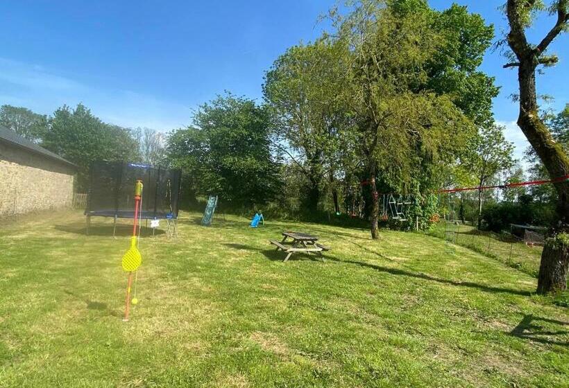 Отель De La Terre Farm Stay