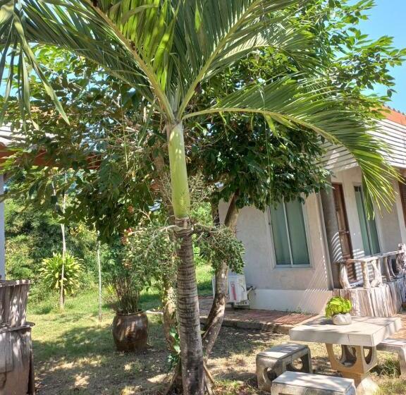 Panzió บ้านพักคุณยายเขียว