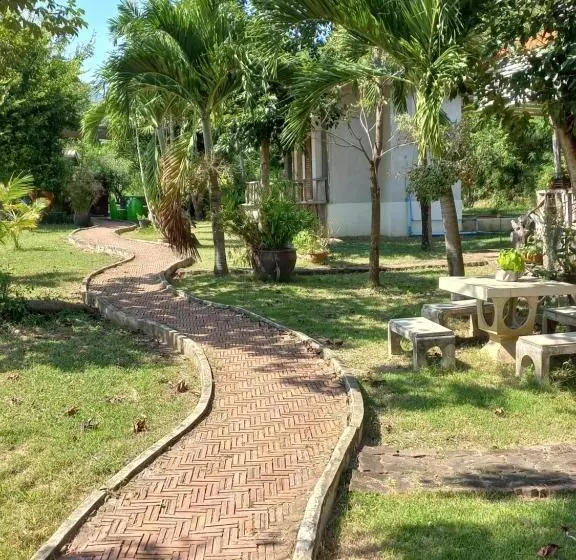 Majatalo บ้านพักคุณยายเขียว