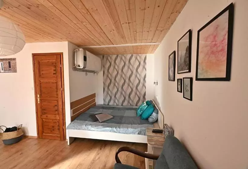 ペンション Borsika Napterasz Pihenőház