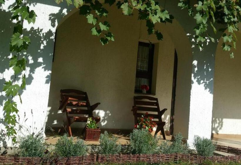 بنسيون Derű Vendégház és Lovasudvar