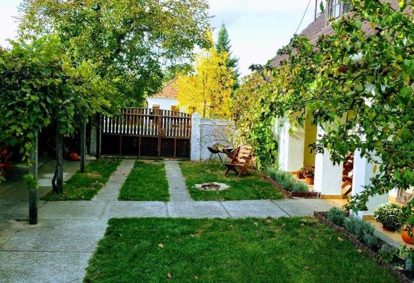 بنسيون Derű Vendégház és Lovasudvar