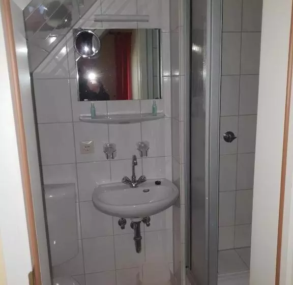 ペンション Dorfkrug Grabau